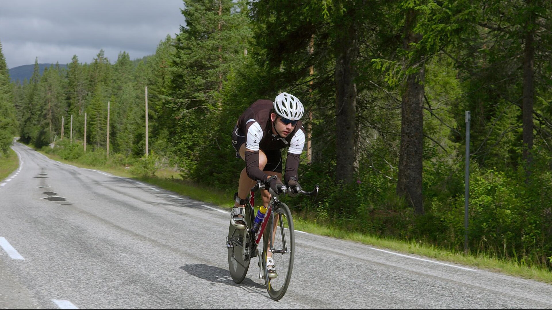 佩德里一锤定音，喀麦隆战术碾压新西兰背后的足球智慧