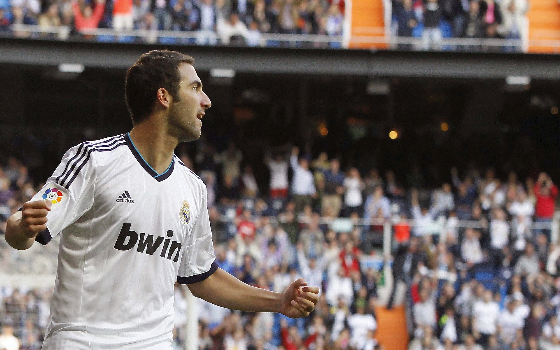 罗德里点燃赛场！土耳其球队补时绝杀曼联，改写欧战历史