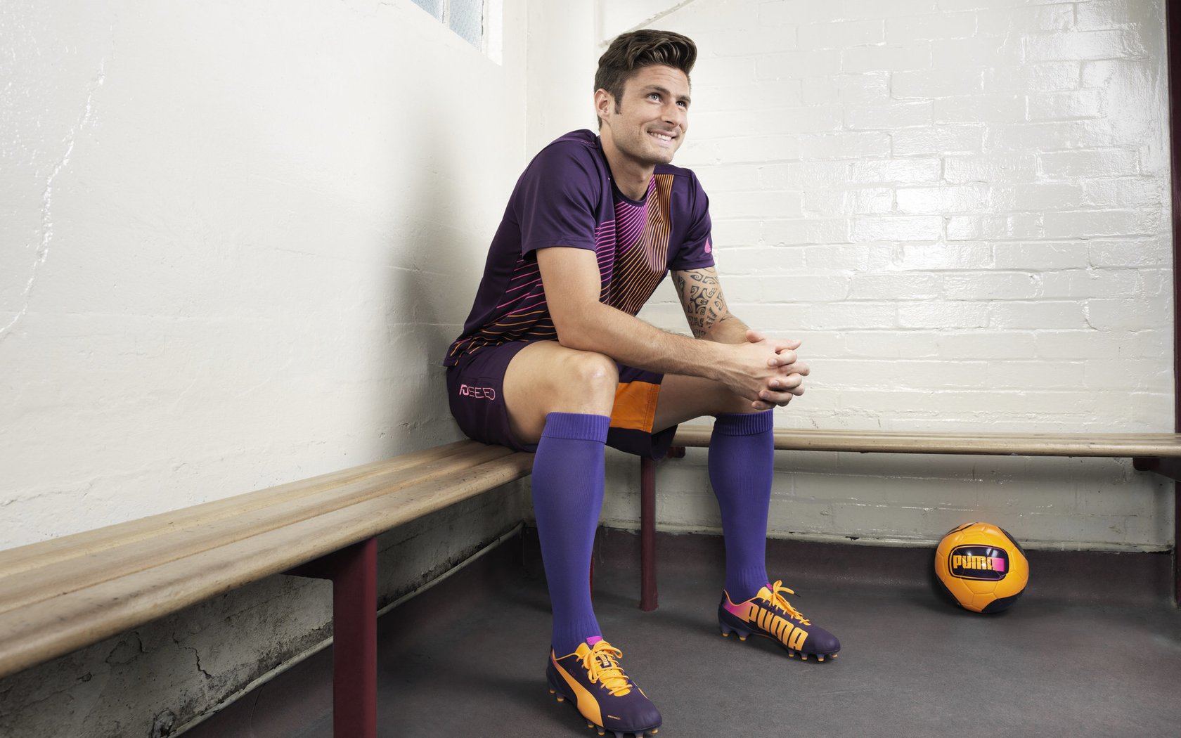 法网完胜拉沃尔杯，西西帕斯刷新纪录背后的网球时代分野